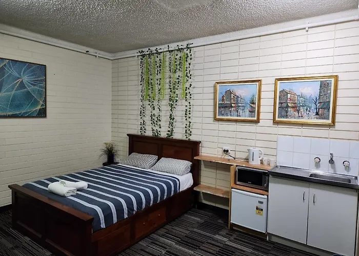 West End Motel & Backpackers